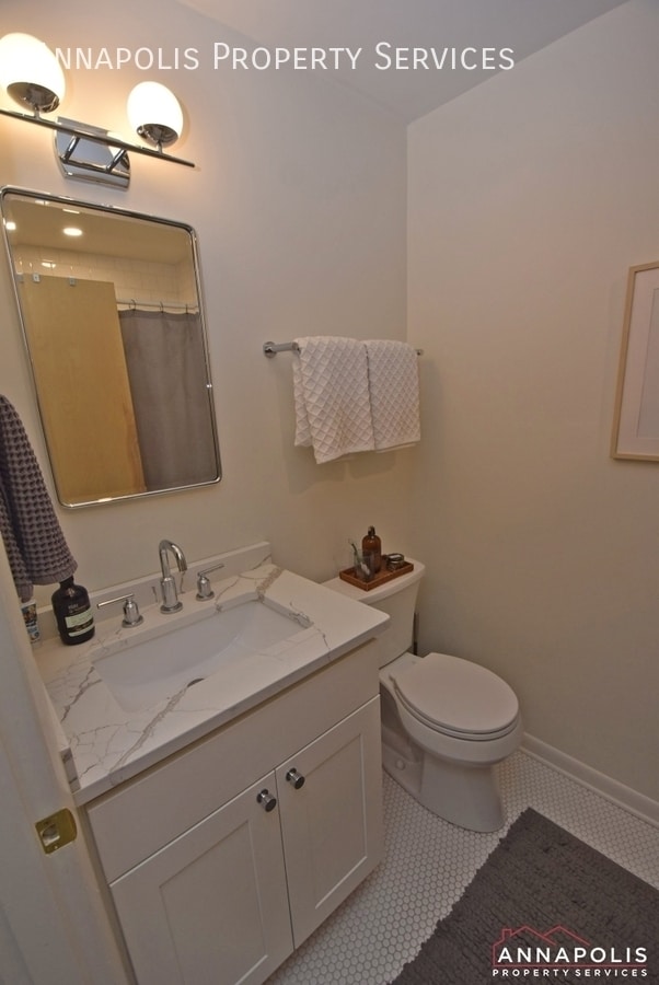 Building Photo - 364 Dun Robbin Dr