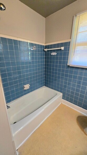 Building Photo - 1503 Golf Club Ln