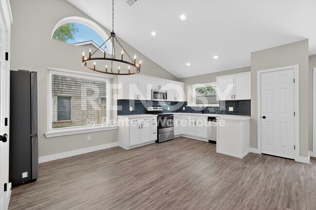Building Photo - Complete Refreshed Move In Ready in Rowlett