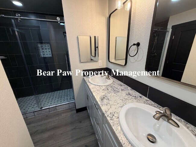 Building Photo - Spacious 2-Bed, 2-Bath Condo Retreat in Evergreen, CO!"