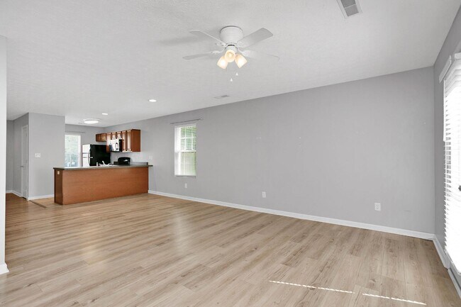 Building Photo - 6694 S Wilson Rd