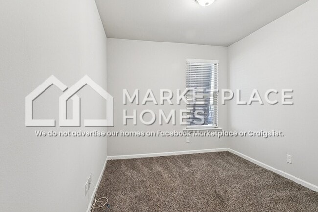 Building Photo - 129 Oak Landing Ln