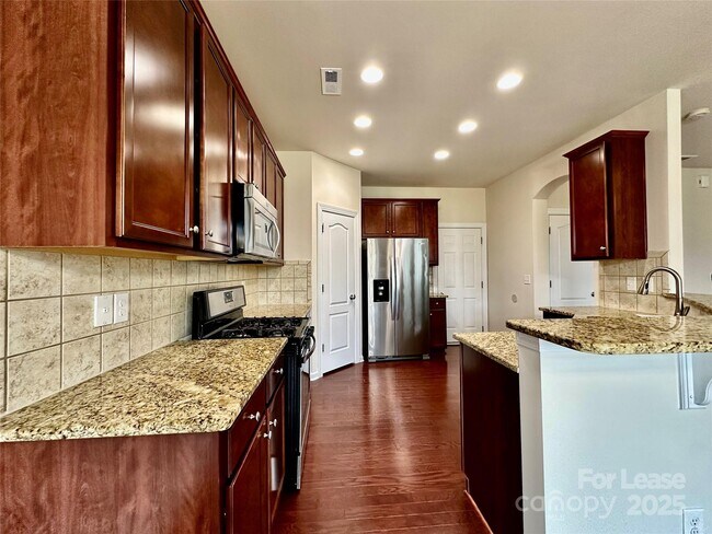 Building Photo - 10932 Burnt Leather Ln