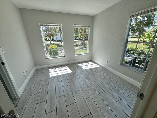 Building Photo - 124 Santa Clara Dr