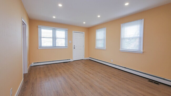 Building Photo - 235 8th St N