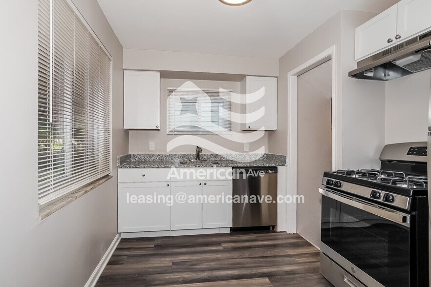 Building Photo - 3879 E 154th St