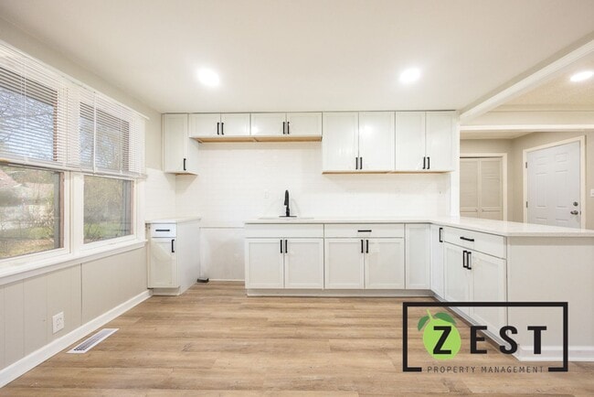 Building Photo - BEAUTIFUL HOME! OPEN HOUSE SATURDAY MAY 10...
