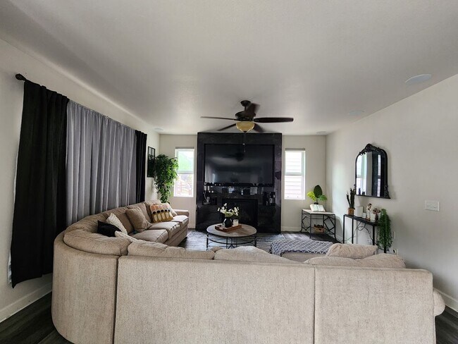 Building Photo - Long Realty & Property Management - 5 bedroom Stunning Home with Full Finished Basement