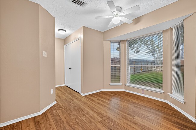 Building Photo - 1926 Woodland Hills Dr