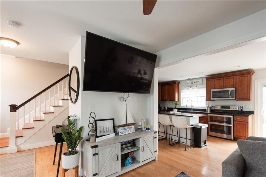 Building Photo - 88 Kay St