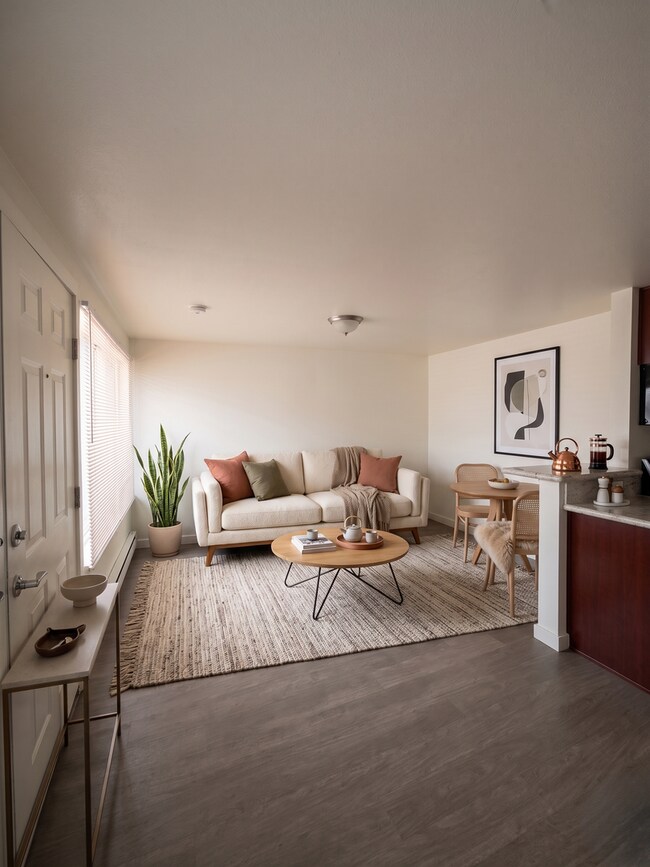 Interior Photo - Thorndyke Apartments