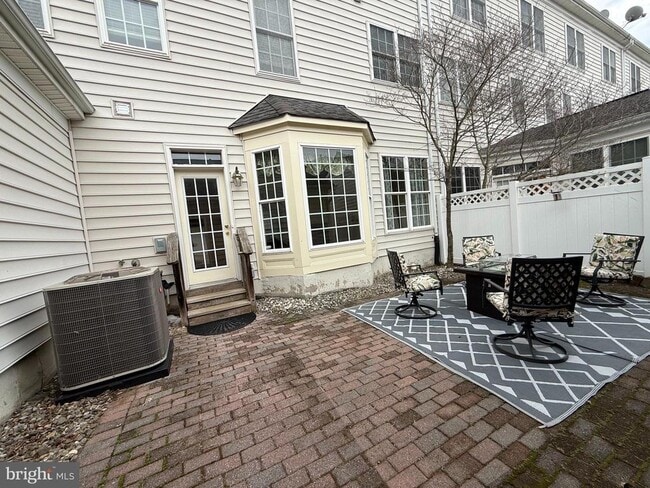 Building Photo - 22949 Fanshaw Square