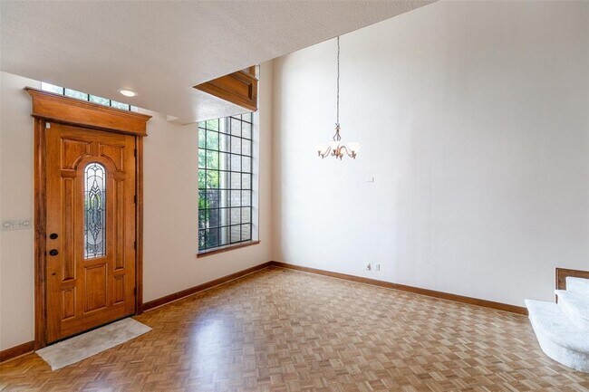 Building Photo - 9559 Doliver Dr