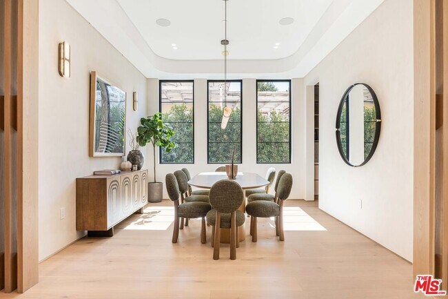 Building Photo - 16723 La Maida St