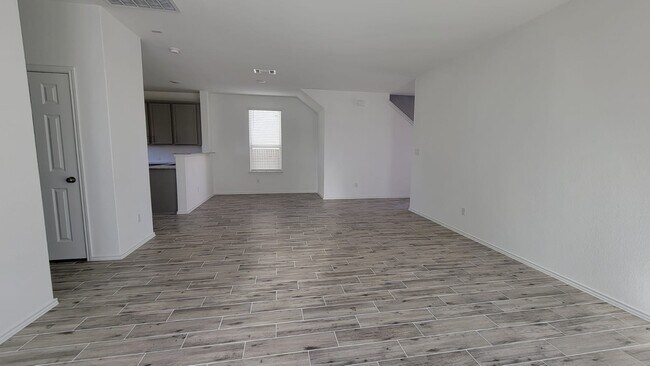 Building Photo - 217 Redonda Dr