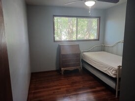 Building Photo - 127 NE 164th St