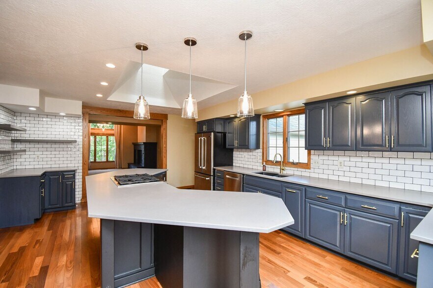 Building Photo - 4404 S Yellowstone Ln