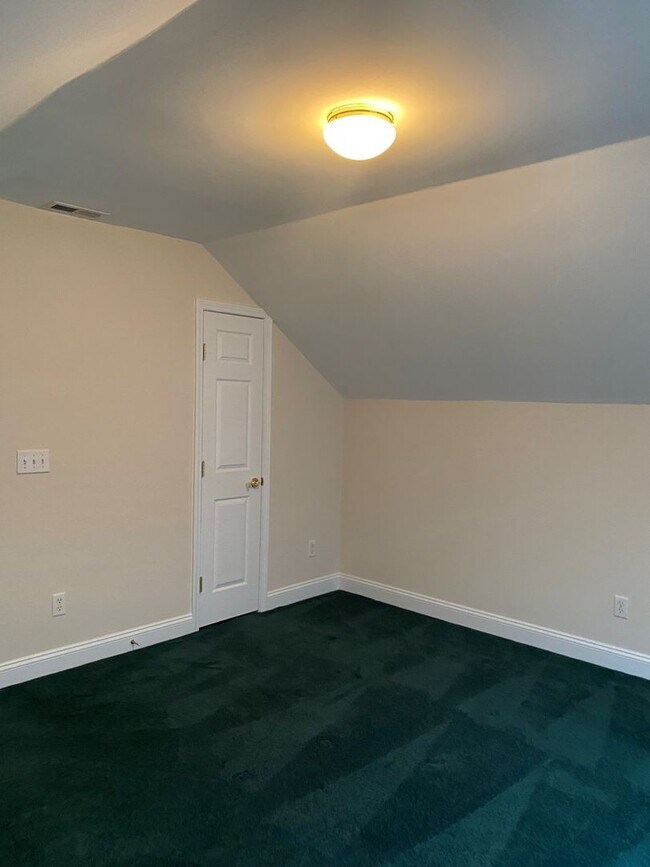 Building Photo - 4 bedroom/3 bathroom in Cypress Island community, minutes from Carolina Beach!