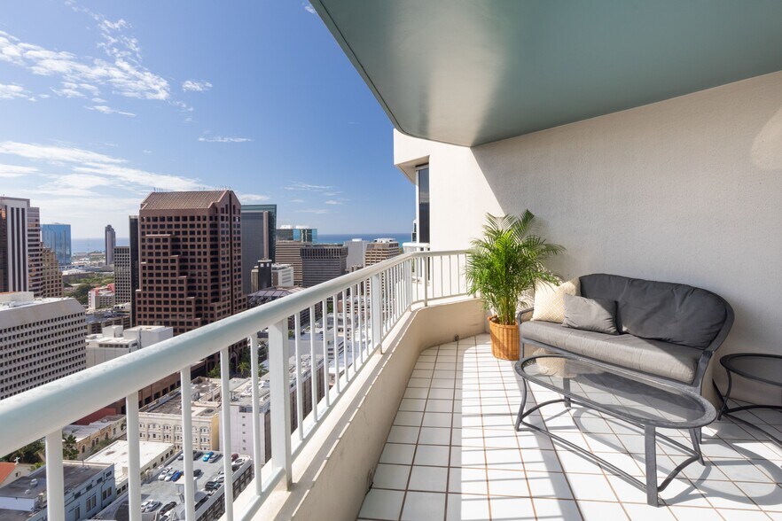 Building Photo - 1212 Nuuanu Ave