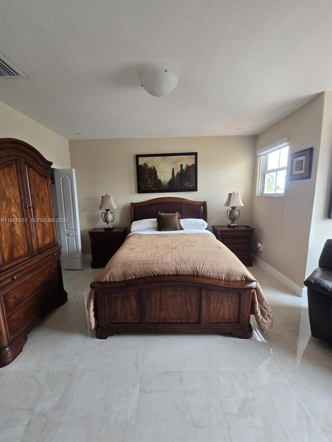 Building Photo - 14978 SW 12th Ln