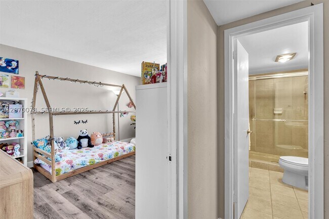 Building Photo - 3375 N Country Club Dr