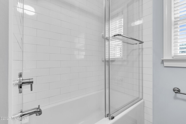 Building Photo - 20 Rosalie Ave