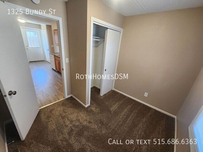 Building Photo - 1325 Bundy St