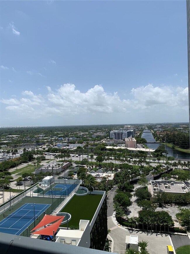 Building Photo - 16385 Biscayne Blvd