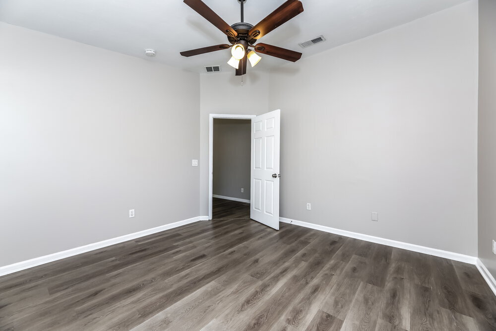 Building Photo - 7619 Pimmit Hills Dr