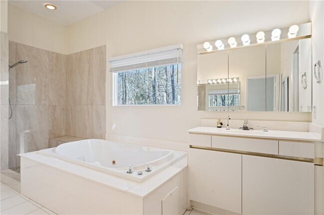 Building Photo - 3010 Bluffton Way