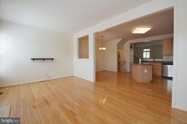 Building Photo - 5080 Grimm Dr