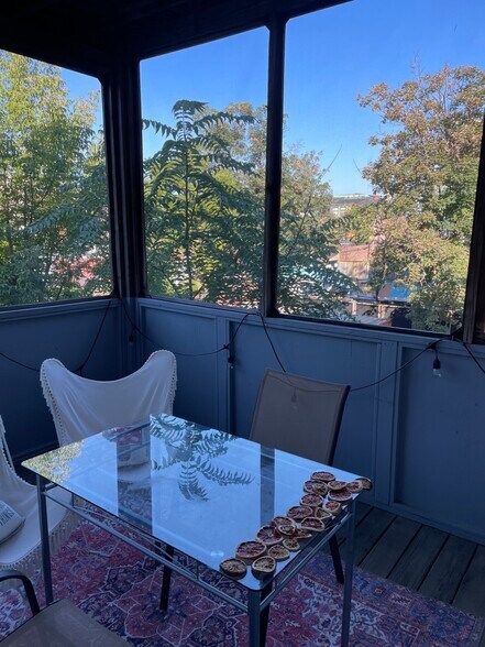 Building Photo - 33 Highgate St