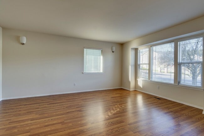 Building Photo - 3 bed 2.5 bath Home in Cherry Hill