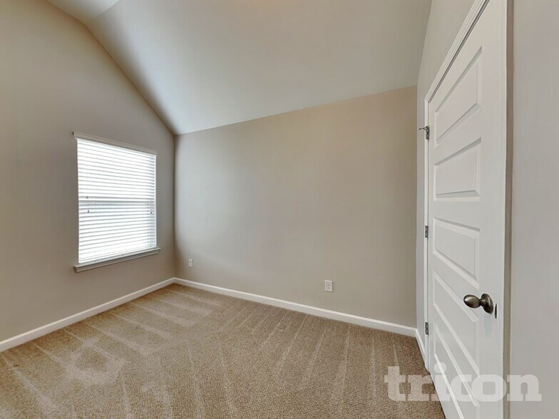 Building Photo - 368 Lossie Ln