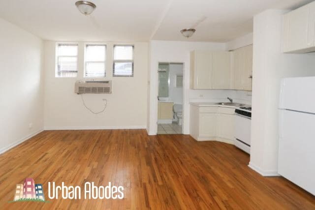 Building Photo - 911 W Dakin St