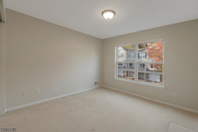 Building Photo - 105 Wallace Ct