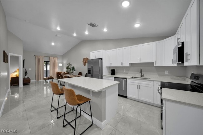 Building Photo - 1006 Albert Ave