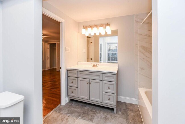 Building Photo - 1303 Port Echo Ln