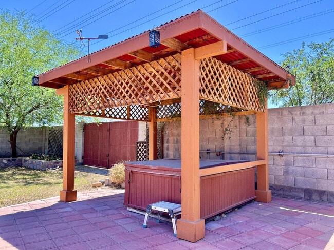 Building Photo - 6607 E Sheridan St