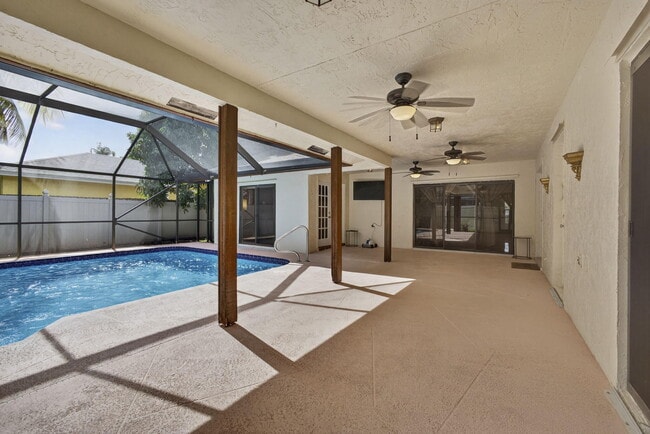 Building Photo - 798 Blueberry Dr