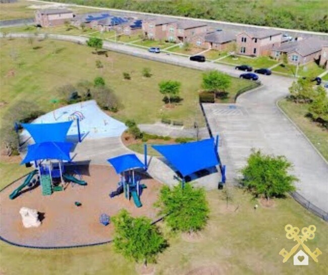 Building Photo - 2201 Bowline Rd