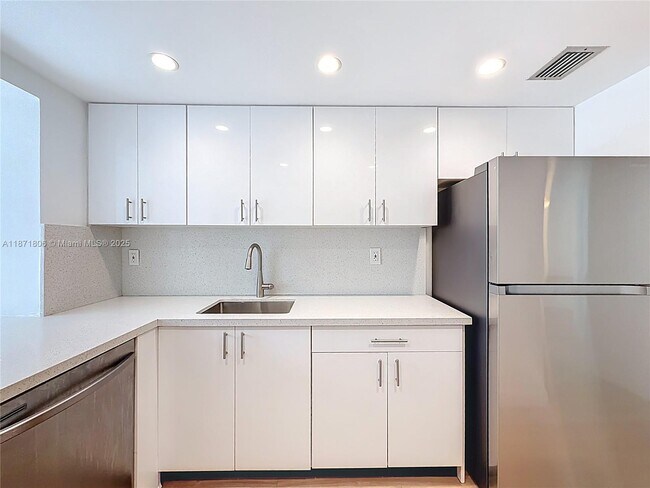 Building Photo - 17560 Atlantic Blvd