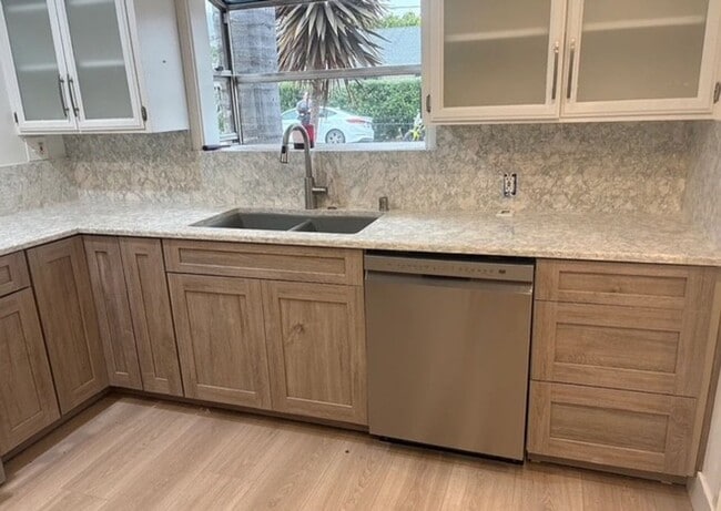 Building Photo - 2 Charming RENTAL UNITS BY THE BEACH FOR T...