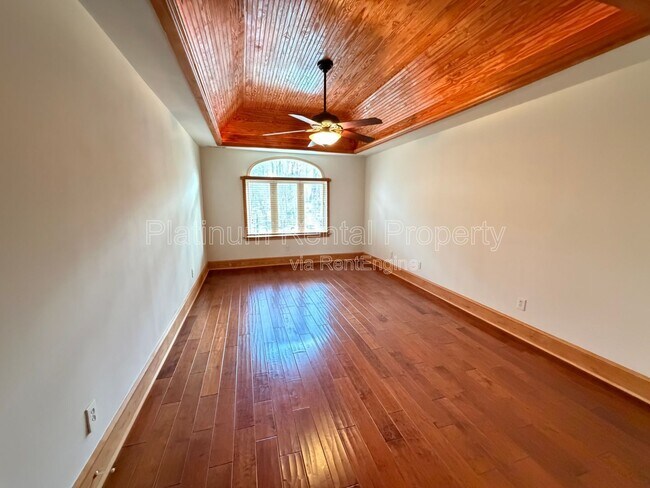 Building Photo - 835 Timber Lake Trail