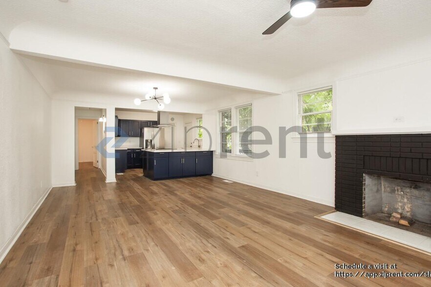 Building Photo - 819 McDuff Ave S