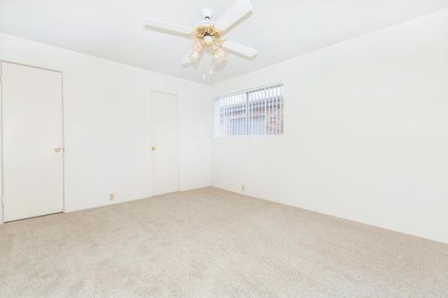 Building Photo - 1617 Fountain View Dr