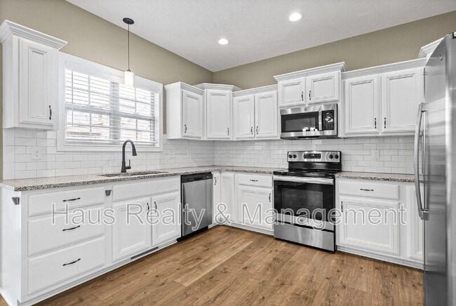 Building Photo - 415 Glenstone Springs Dr