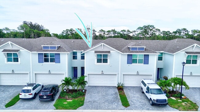 Building Photo - 5766 SE Edgewater Cir