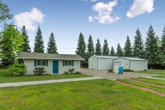 Building Photo - 4 Bedroom North Clovis Ranch on 3+ Acres