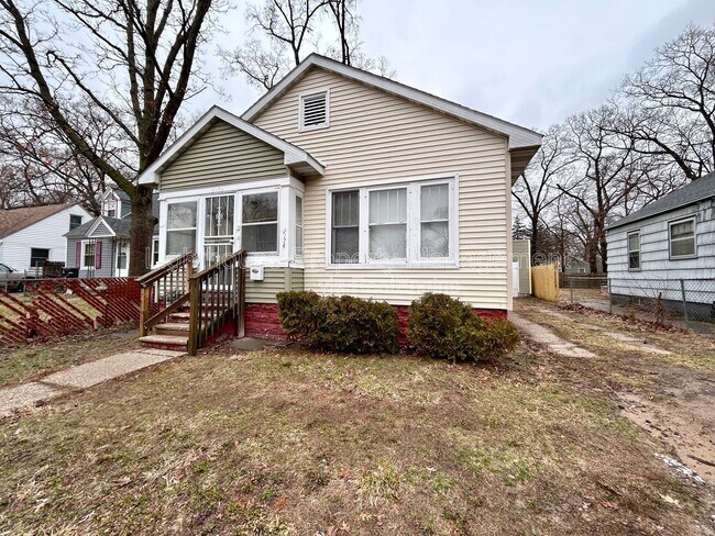 Building Photo - 2174 Continental St